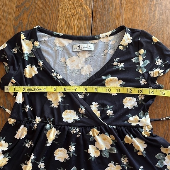 Hollister Dress Three Tiered Wrap on the top mini size XS - Picture 10 of 14